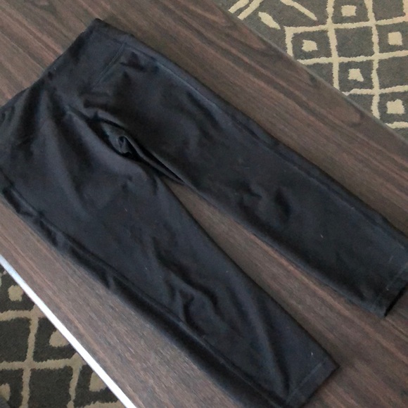 old navy compression yoga pants leggings 7/8 - Picture 4 of 5